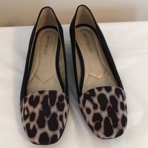 NWOB Bandolino animal print shoes size 8.5 black
